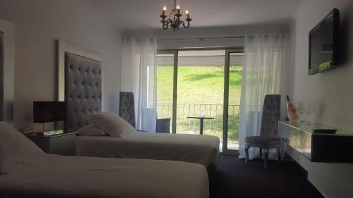 Hotel Les Deux Lions Riez Bagian luar foto