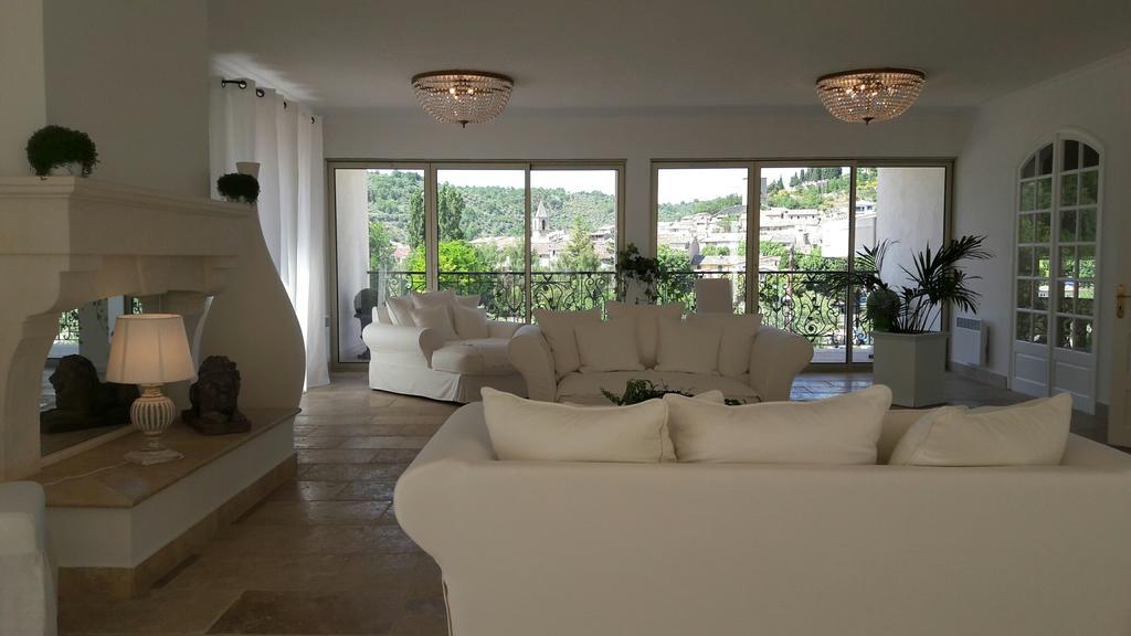 Hotel Les Deux Lions Riez Bagian luar foto